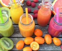 "15 Nutritious Fruit and Vegetable Juices to Boost Your Health: Benefits, Varieties, and Nutritional Facts"